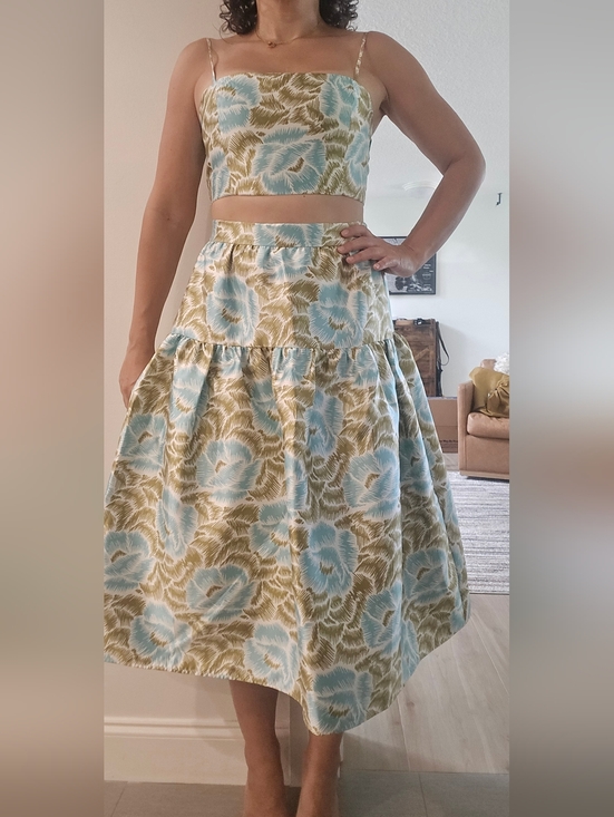 1. State Dresses & Skirts - 1 State Two-Piece Floral Crop Top & Skirt Set in Light Blue and Olive M